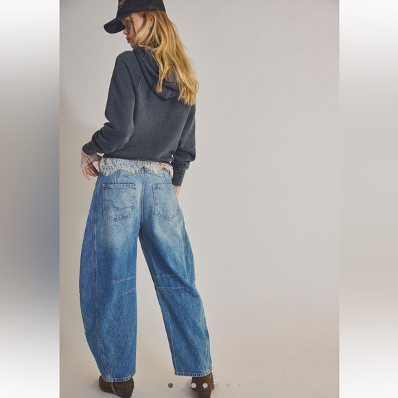 Free People We the Free Good Luck Mid Rise Barrel Ultra Light Beam Jeans - Picture 4 of 6
